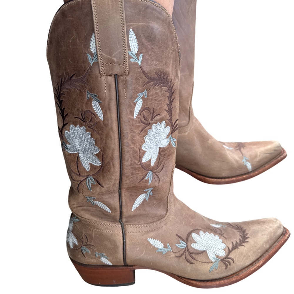 Shyanne tan floral‎ embroidered cowboy leather western boots